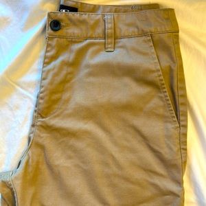 O’Neill Men’s flat front shorts - Size 32